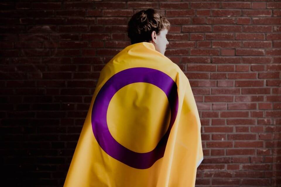 Intersex, giornata della consapevolezza: a che punto siamo con regolamenti e tutele a livello globale?