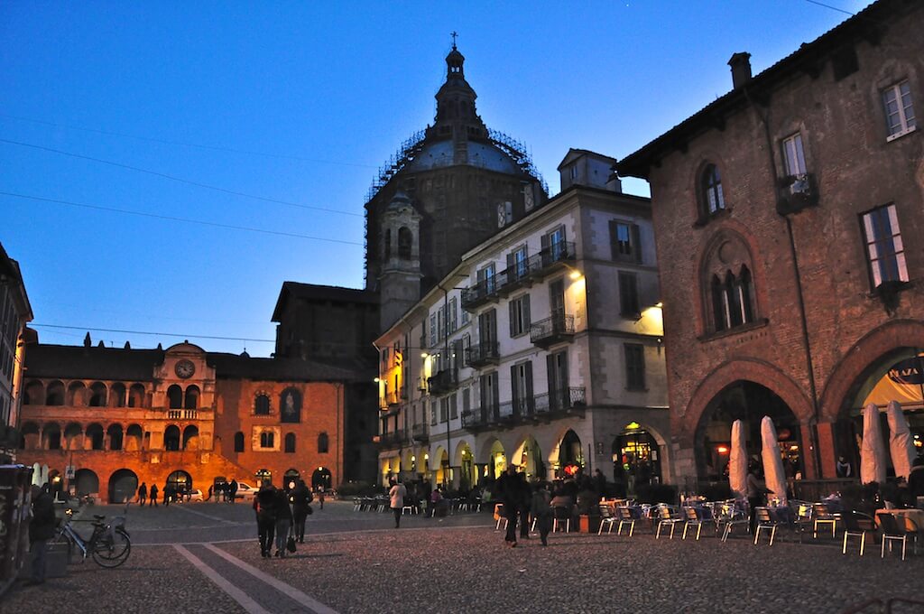 Pavia 2025: guida ai locali e eventi queer friendly della città