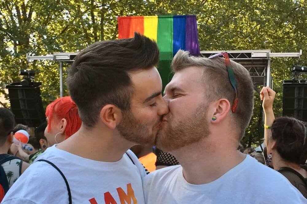 Meta: Facebook e Instagram indifferenti all’odio verso le persone LGBTIQ+?