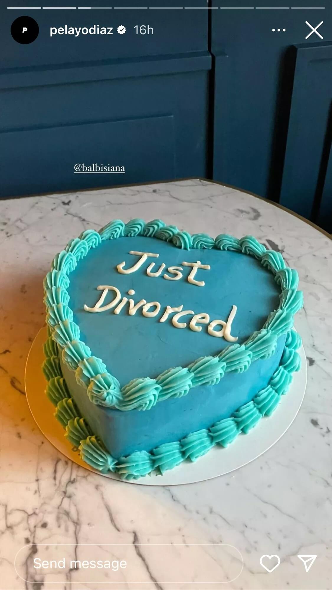 Ex mariti celebrano il divorzio con una torta e la festa diventa virale. "Un altro tipo di rottura è possibile" - pelayodiaz divorce cake - Gay.it