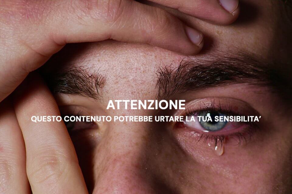 Torino, le atrocità di un padre al figlio di 14 anni, perché gay
