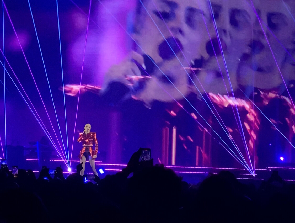 Annalisa, show da popstar al Forum di Assago: “Ho voluto trasmettere la forza che c’è in ognuno di noi”