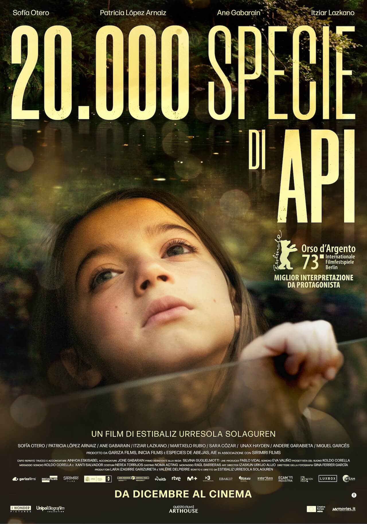 20.000 specie di Api, arriva l'acclamato film che esplora il tema dell'identità di genere in età adolescenziale - Poster 20.000 specie di Api - Gay.it