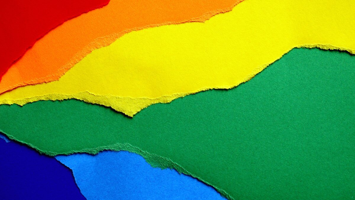 Treviso, marmista licenziato perché gay fa causa all’azienda