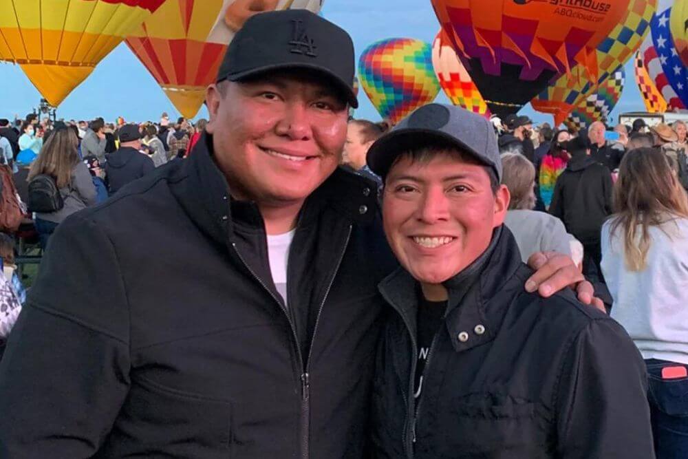 Navajo, storia della coppia gay di nativi americani che lotta per il riconoscimento del matrimonio egualitario