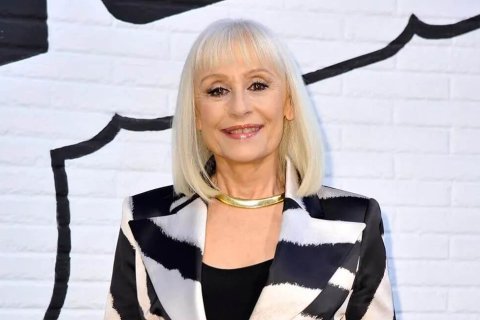 raffaella carrà biografia, comunità gay e lgbt