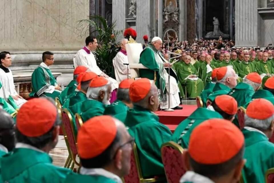 Sinodo, la Chiesa Cattolica glissa ancora una volta la questione LGBTQIA+