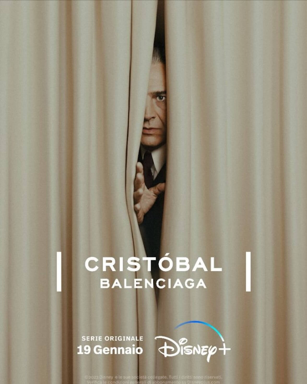 Cristóbal Balenciaga, il primo trailer della serie che esploderà l'identità queer dello stilista - Cristobal Balenciaga - Gay.it