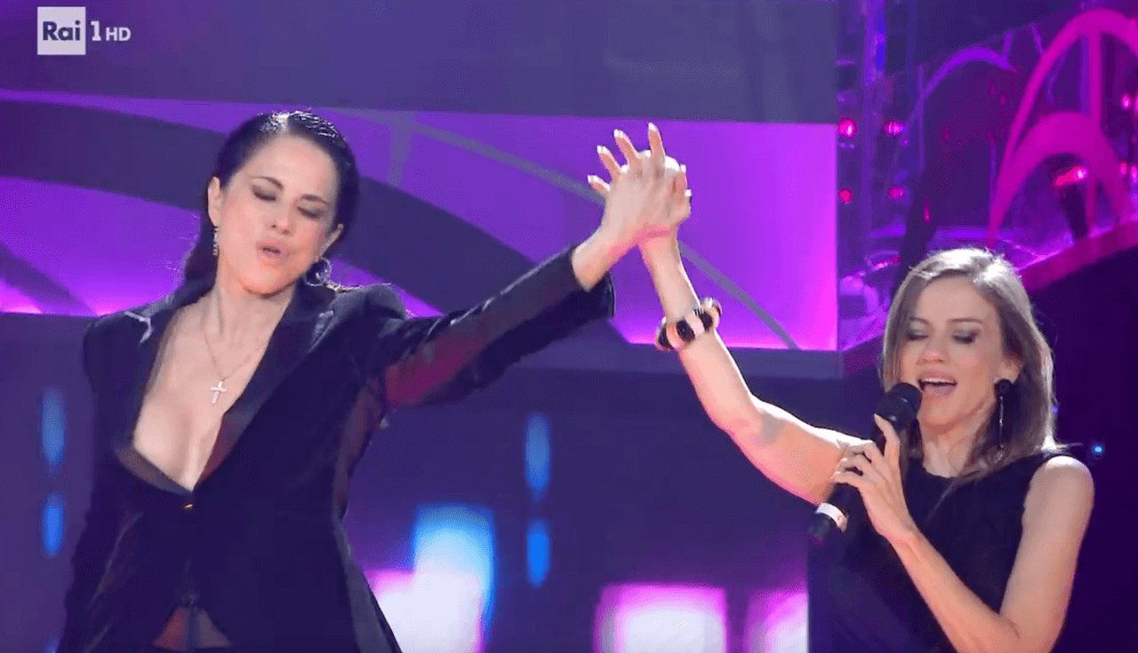 Paola Iezzi e la rinascita dopo la crisi: "Mi esibivo anche nei ristoranti. Oggi benedico quei momenti" - Paola e Chiara - Gay.it
