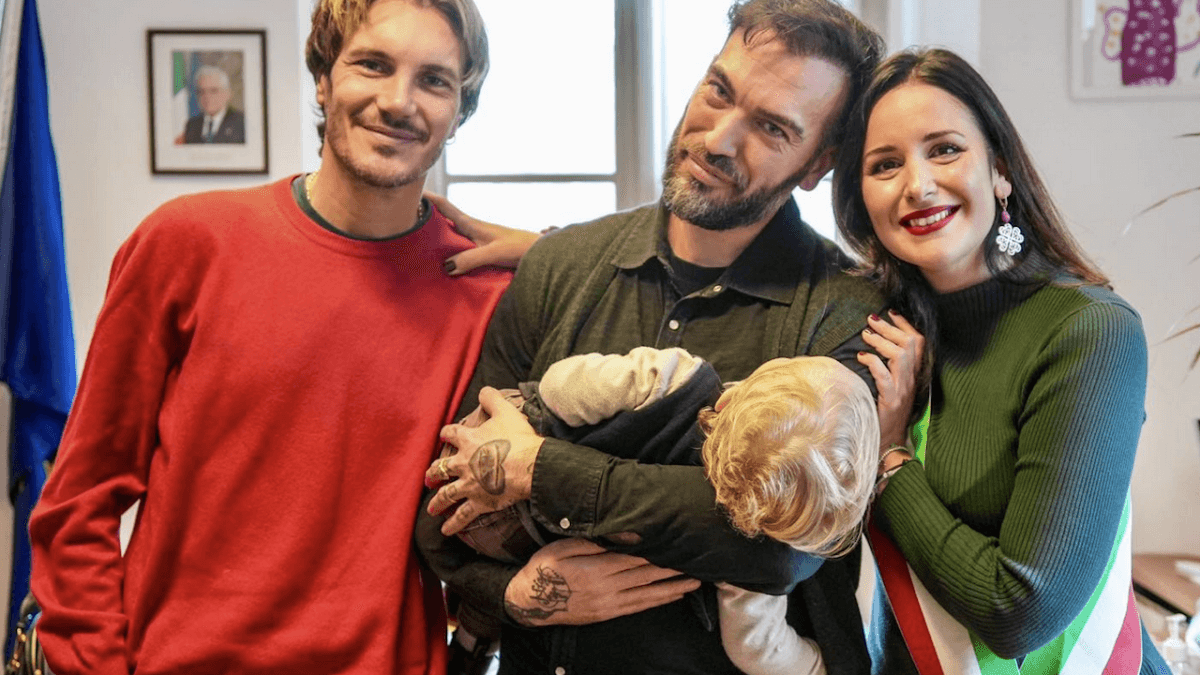 San Lazzaro di Savena, la sindaca Conti registra il figlio di PierFilippo e Nino: “Non potevo restare indifferente”