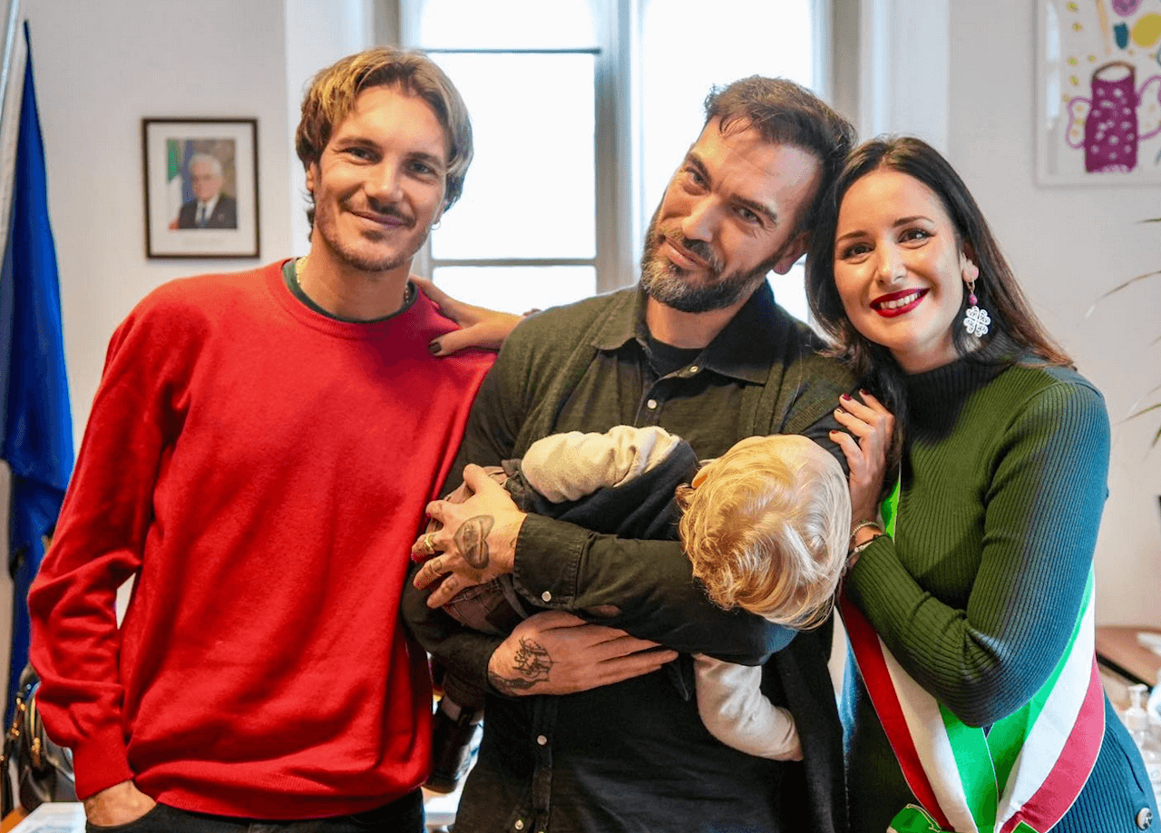 San Lazzaro di Savena, la sindaca Conti registra il figlio di PierFilippo e Nino: “Non potevo restare indifferente”