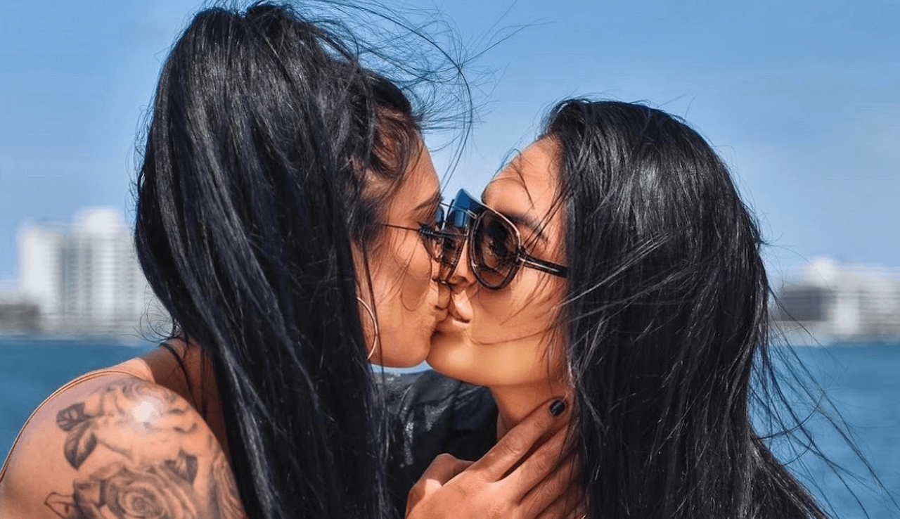 Tutte le coppie vip LGBTQIA+ che si sono fidanzate/sposate nel 2023 - Sonya Deville e Toni Cassano - Gay.it