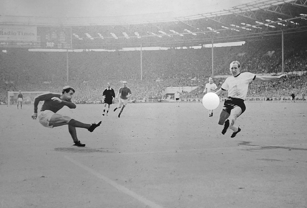 Una mostra sull'omoerotismo nel calcio all'interno dello stadio del Tottenham - The Glory JJ Guest - Gay.it