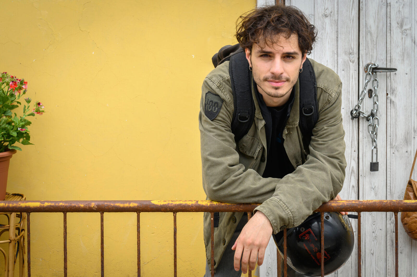 Damiano Gavino, Un Professore 2