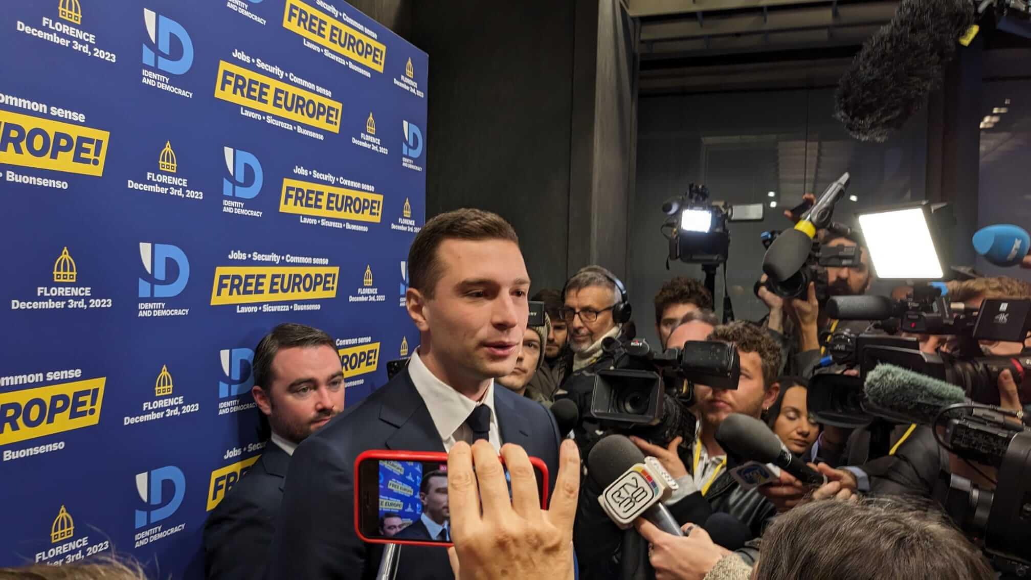 Il Presidente del Rassemblement National al meeting di Identità e Democrazia
