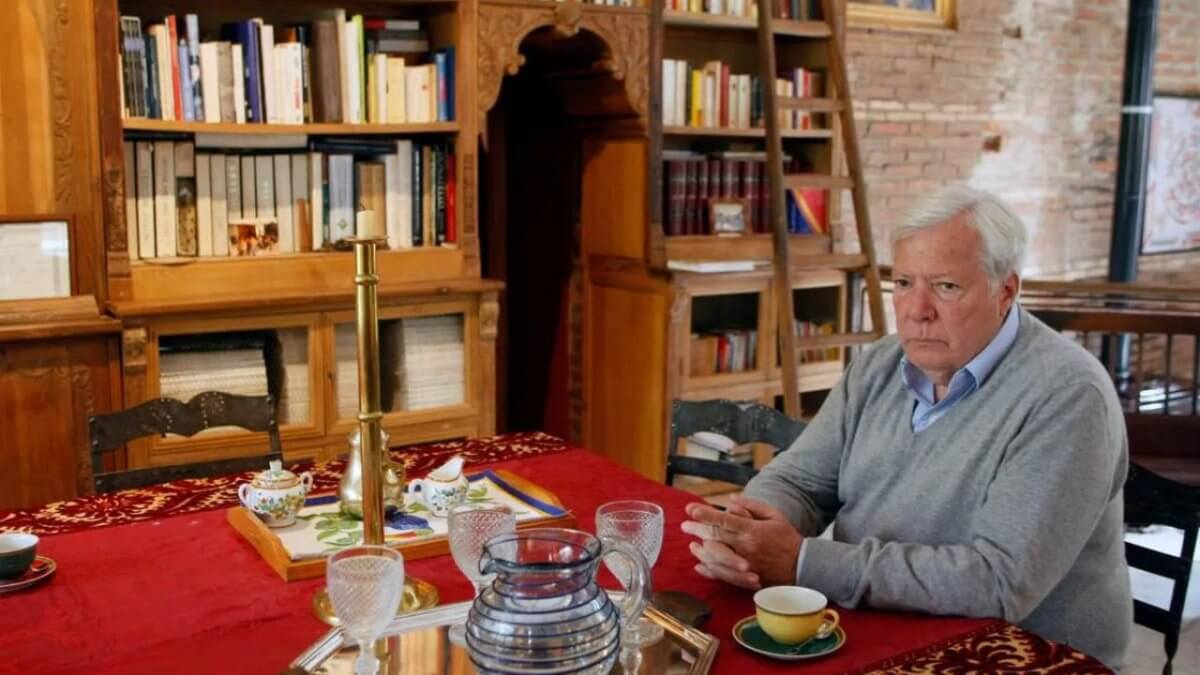 Nicolas Peuch, erede di Hermès, adotta il suo tuttofare per lasciargli un patrimonio di 10 miliardi di euro
