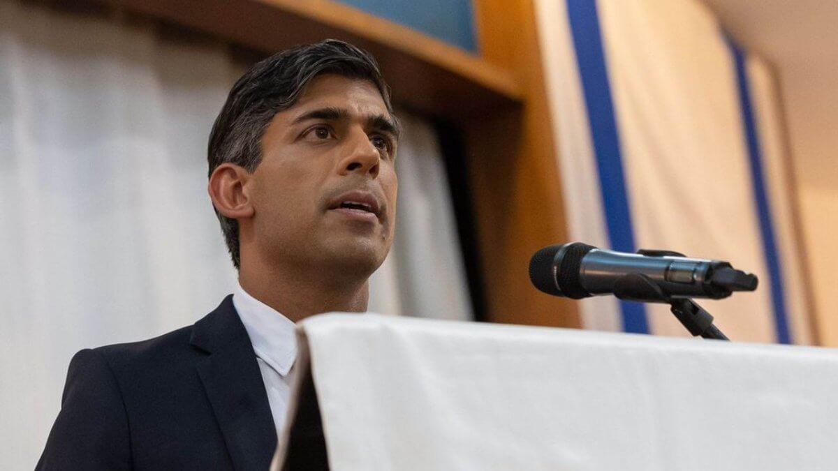 Regno Unito, il premier Rishi Sunak torna alla carica contro la comunità trans