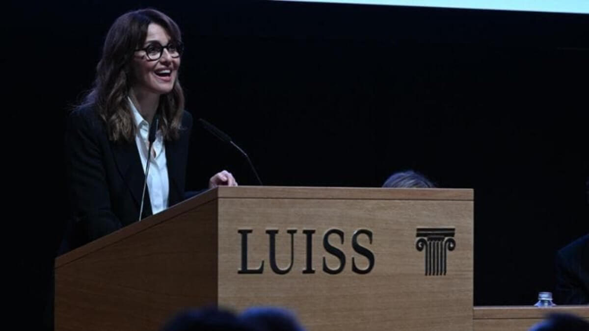 Paola Cortellesi ospite speciale all'Università Luiss Guido Carlo di Roma (foto: LaRepubblica)
