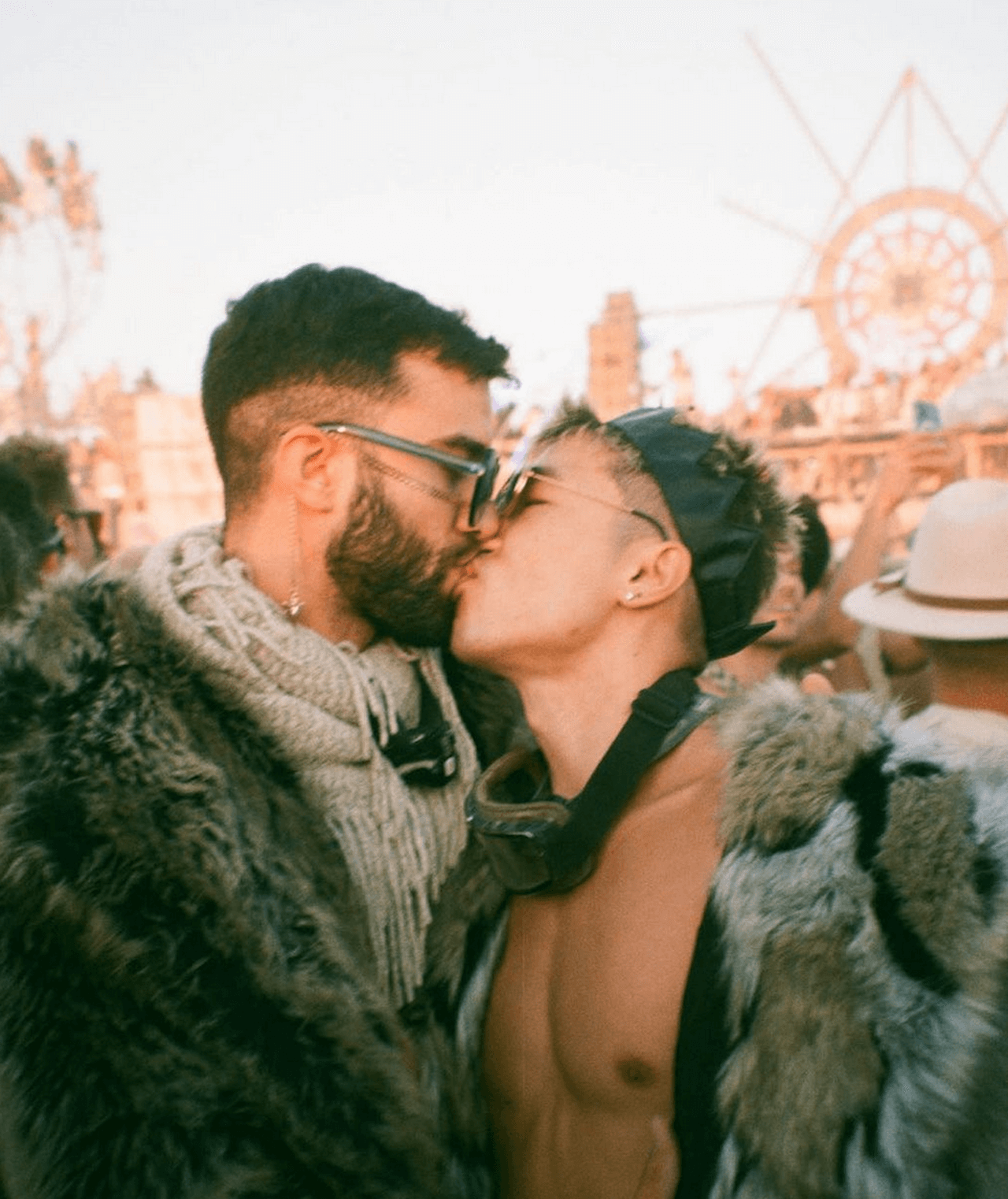 Again Again Again di Joel Kim Booster, il nuovo film dopo Fire Island e le nozze con John-Michael Kelly - Again Again Again di Joel Kim Booster il nuovo film dopo Fire Island e le nozze con John Michael Kelly - Gay.it