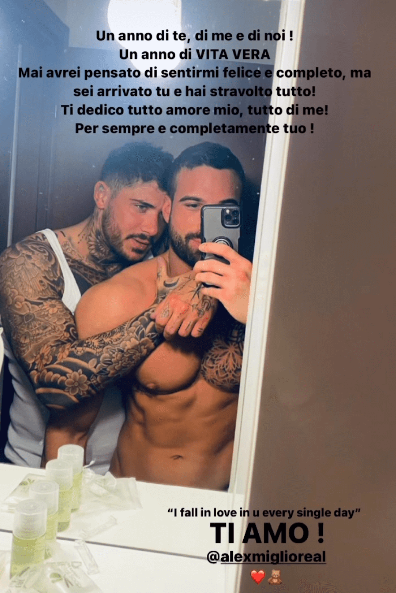 Alex Migliorini e Manuel Pirelli festeggiano il primo anniversario d'amore: "Un anno di noi, per sempre" - Alex Migliorini e Manuel Pirelli 2 - Gay.it