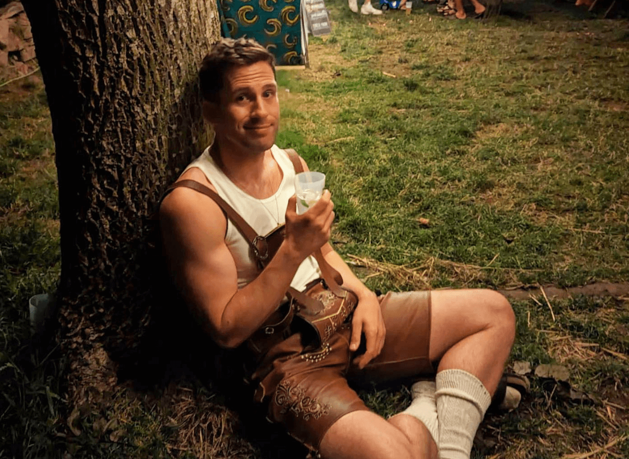 Un inganno di troppo, Dino Fetscher e l’importanza di una sana rappresentazione LGBTQIA+ in tv