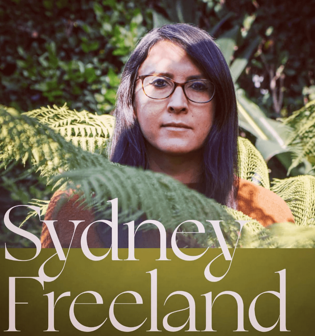 Echo, la regista Sydney Freeland spiega come il suo essere donna trans l'abbia aiutata a girare la serie Disney Marvel - Echo regista Sydney Freeland - Gay.it