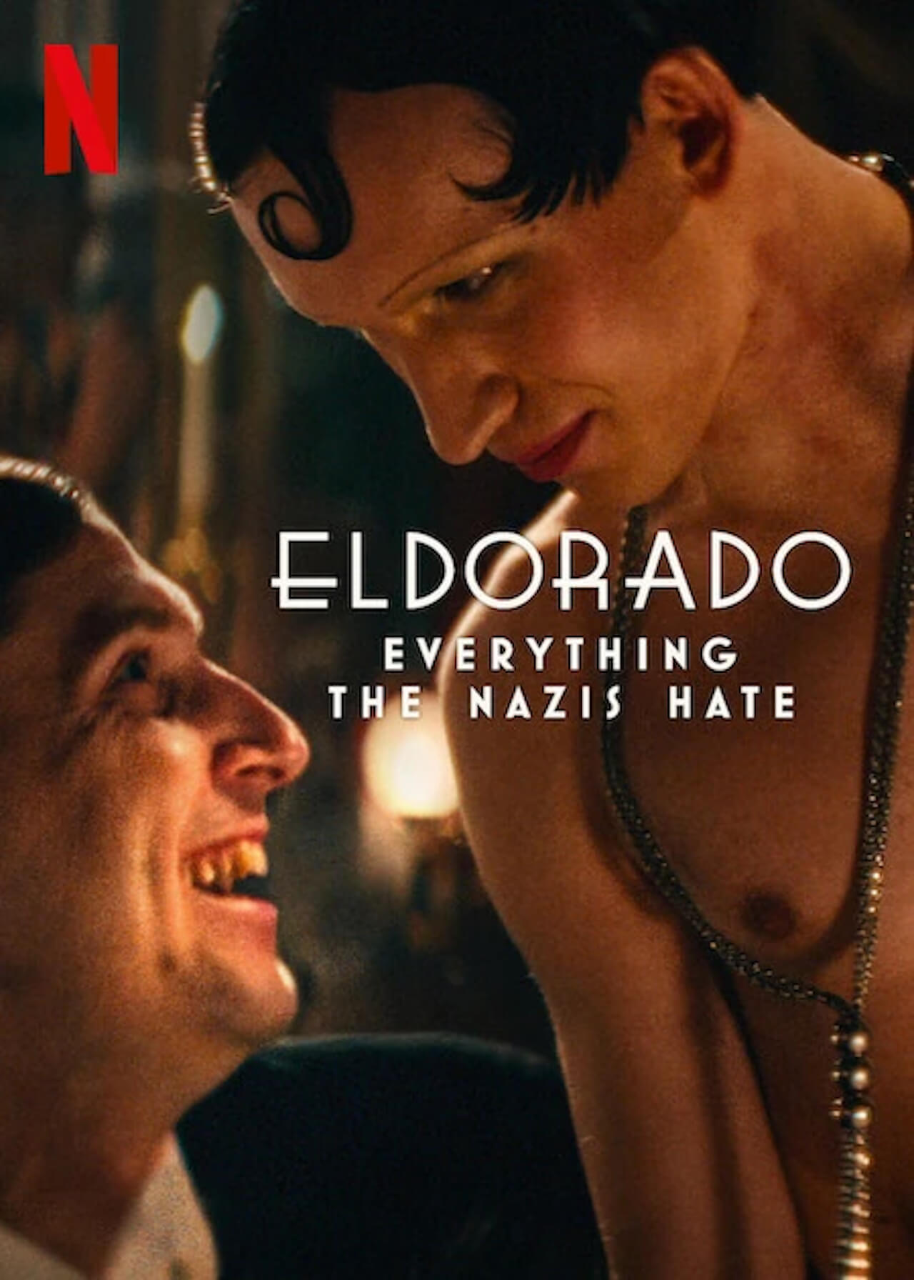 Il documentario Eldorado (2023), disponibile su Netflix, racconta la vita delle persone queer nella Germania di Weimar e sotto la dittatura nazista. Esso esplora, in particolare, le vicende de l’Eldorado, un locale notturno di Berlino, dai “dorati anni Venti” alla tragedia del regime hitleriano.