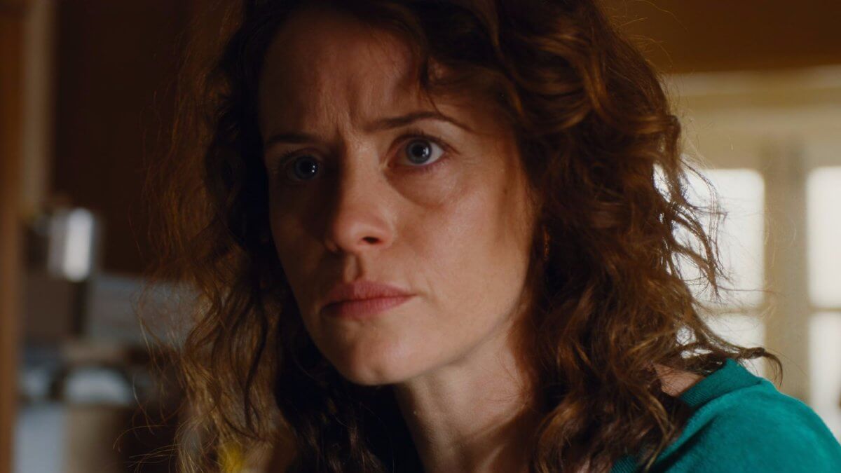 Claire Foy manda un messaggio importante ai genitori con figli LGBTQIA+