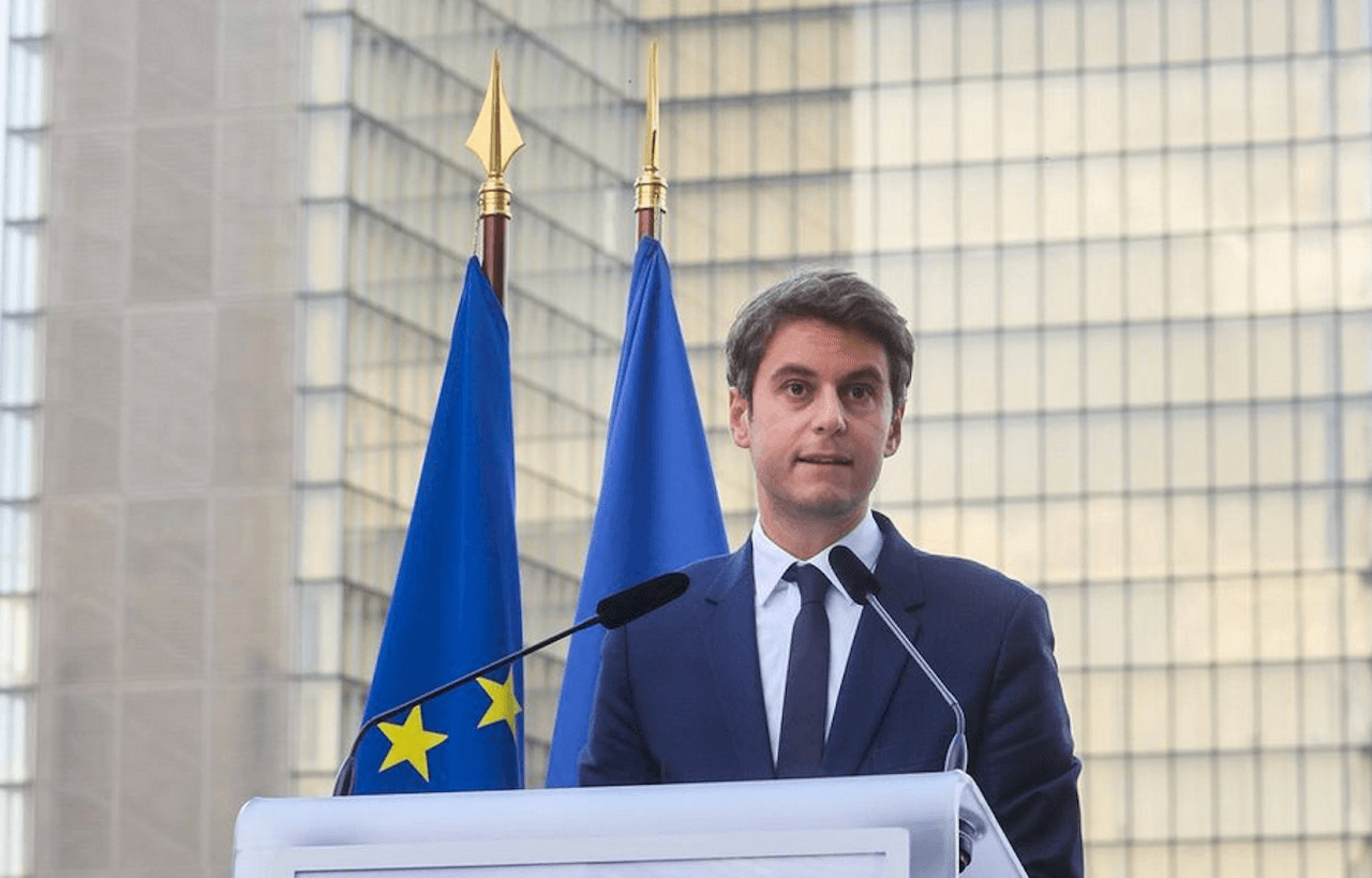 Francia, la comunità LGBTQIA+ spaventata dall'estrema destra di Bardella e Le Pen: ma quali sono le possibili conseguenze? - Gabriel Attal 1 - Gay.it