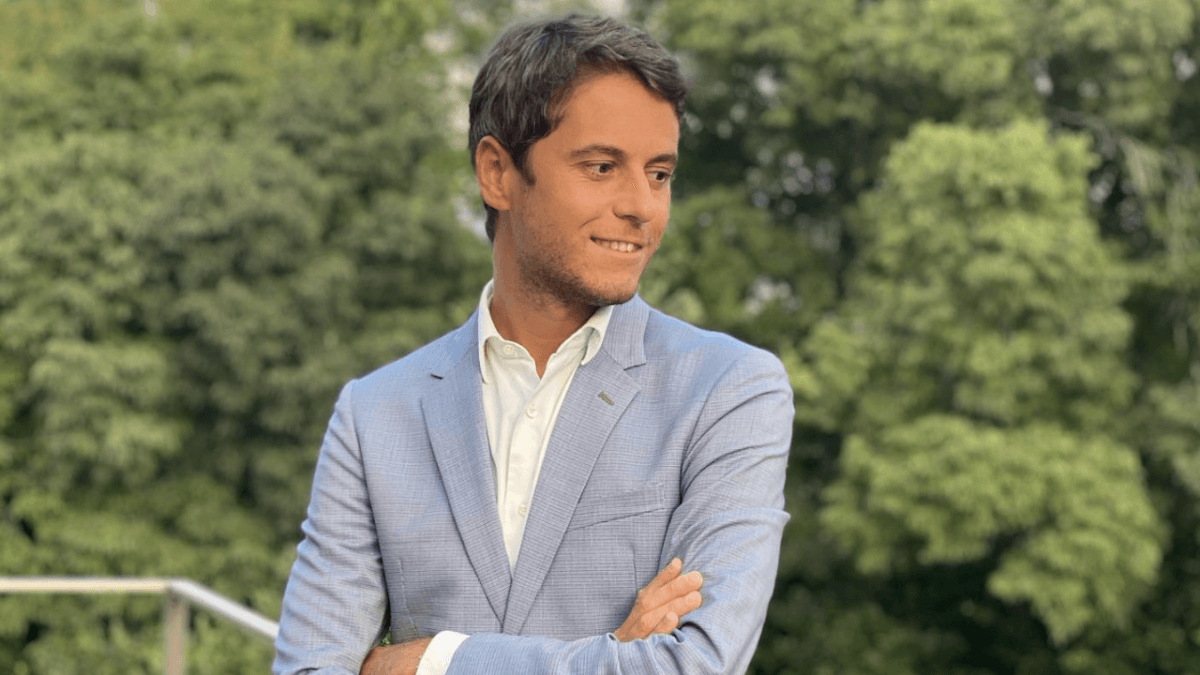 Gabriel Attal, il nuovo premier di Francia è il primo dichiaratamente gay nonché il più giovane di sempre