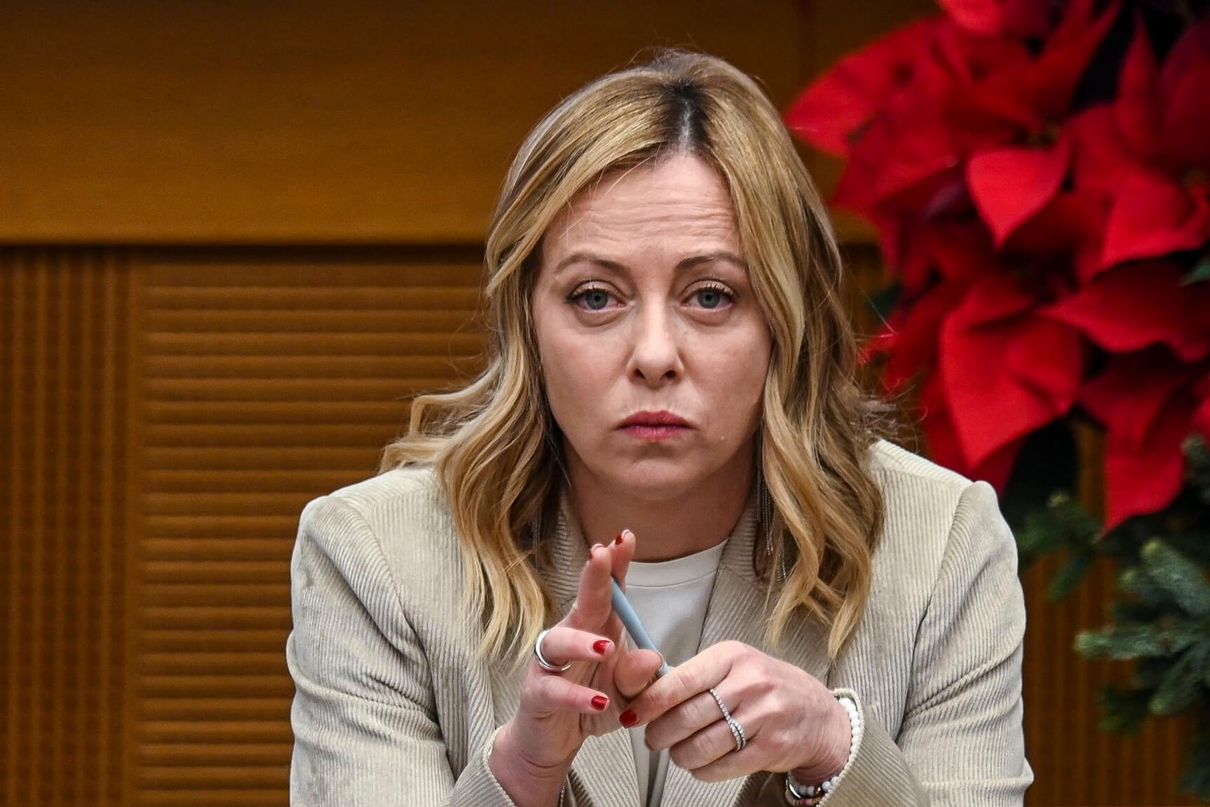 Giorgia Meloni in malafede, non risponde su Musk e offende i bambini nati da GPA