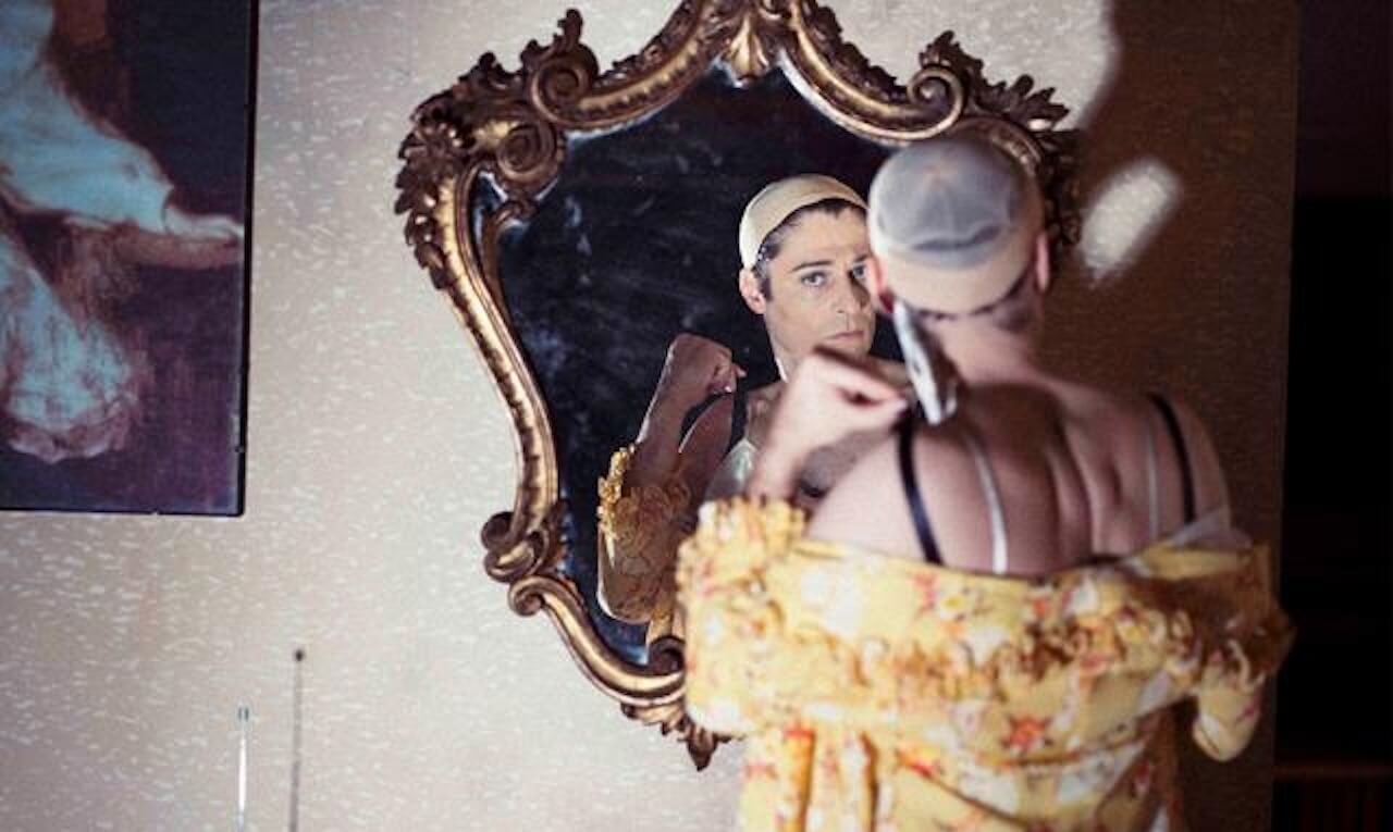 Lino Guanciale e la forza queer di Ho paura torero: “Mi si sono aperti gli occhi, mai stato omofobo”