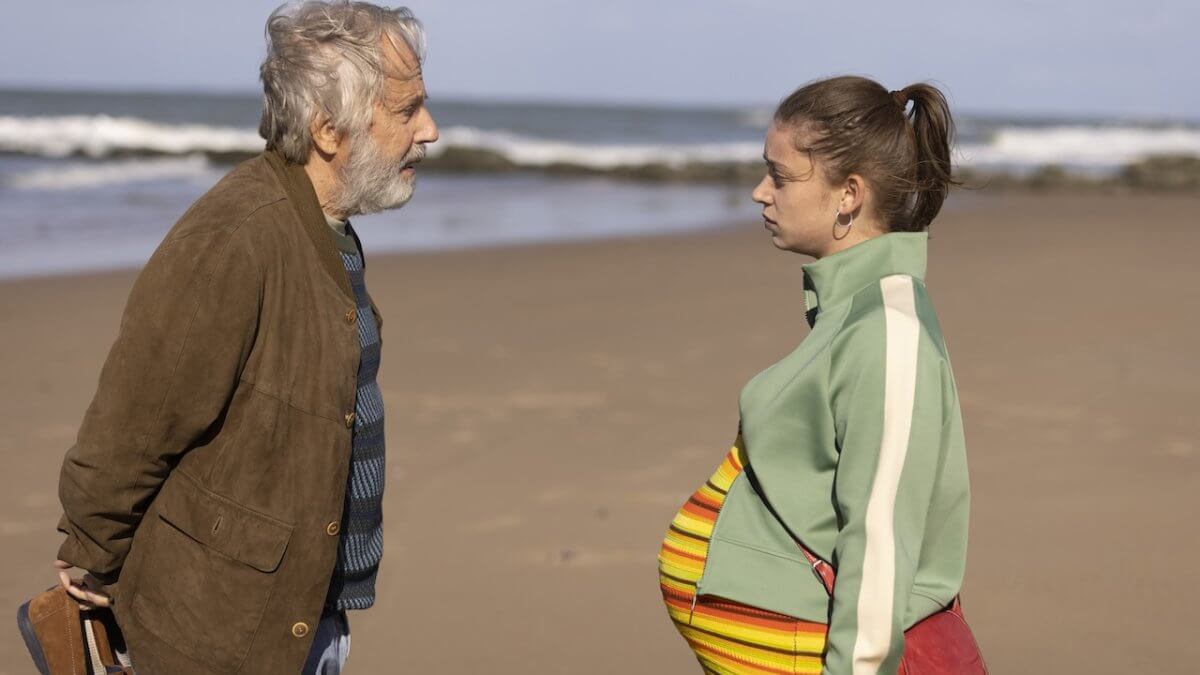 La Petite, arriva in Italia il film sulla GPA: “Divieti imposti in nome di una morale senza sfumature”