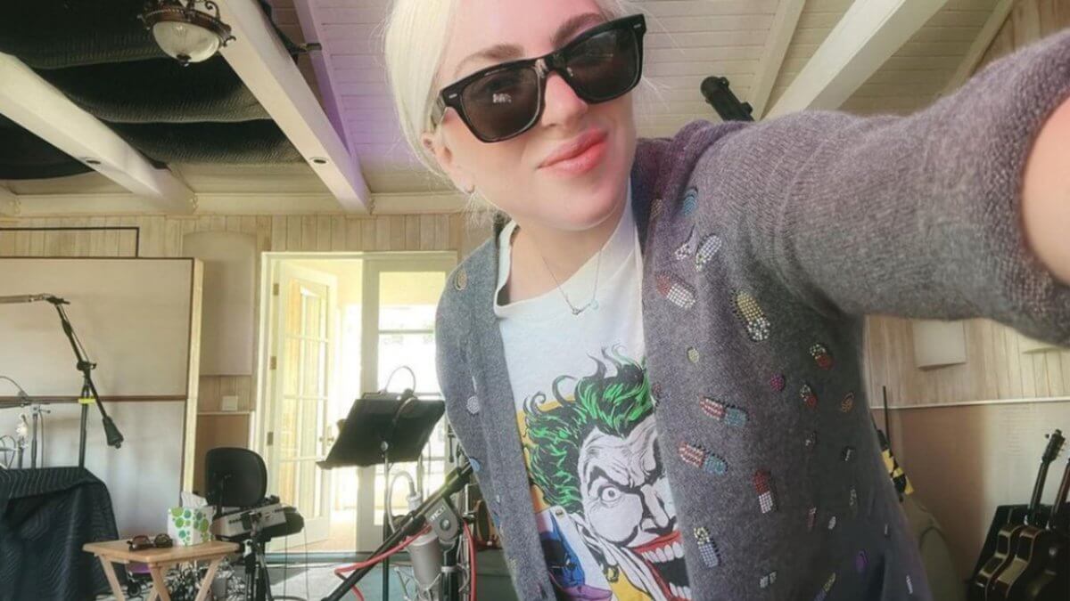 Lady Gaga, nuova musica in arrivo. Le foto in studio di registrazione accendono l’entusiasmo dei fan