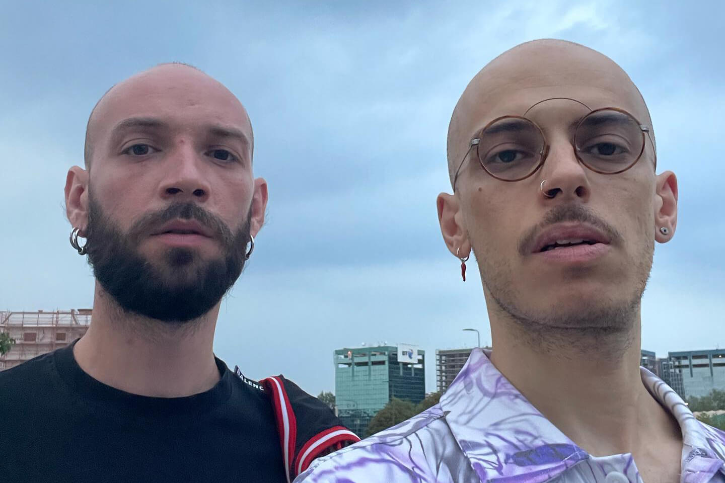 Jonathan Bazzi “Cos’ha Milano di inclusivo e anticlassista?”, aggredito in Porta Venezia con il suo compagno Marius Madalin Musat