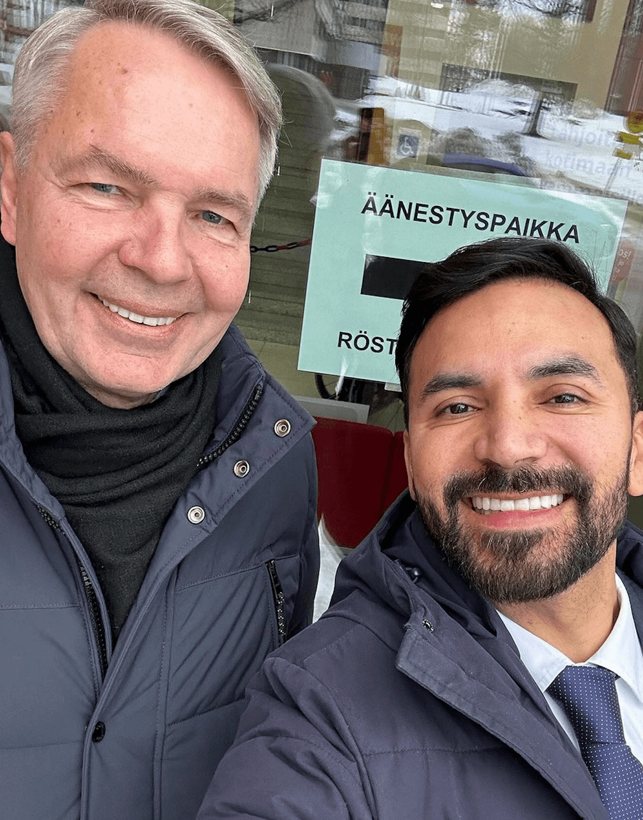 Finlandia, gay e unito civilmente Pekka Haavisto vola al ballottaggio presidenziale contro Alex Stubb - Pekka Haavisto e Antonio Flores 2 - Gay.it