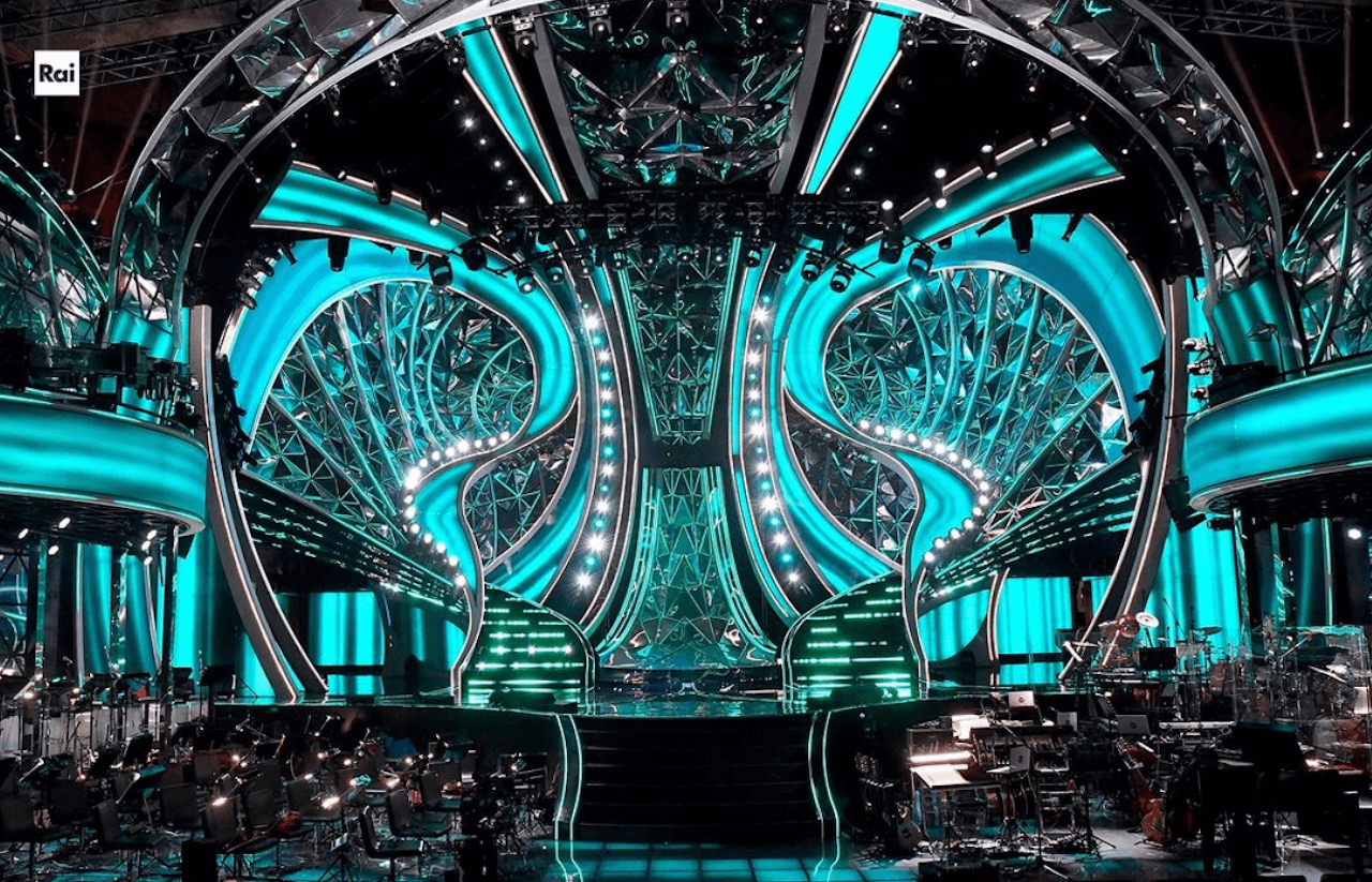 Sanremo 2024, ecco tutti i duetti. Paola e Chiara con i Ricchi e Poveri, Mahmood con i Tenores di Bitti. Annalisa con LRDL - Sanremo 2024 3 - Gay.it