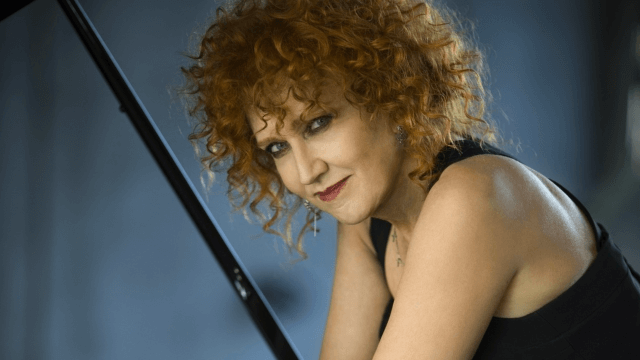 Fiorella Mannoia, la pasionaria indomita e combattente con una canzone femminista a Sanremo 2024 - Sessp 24 - Gay.it