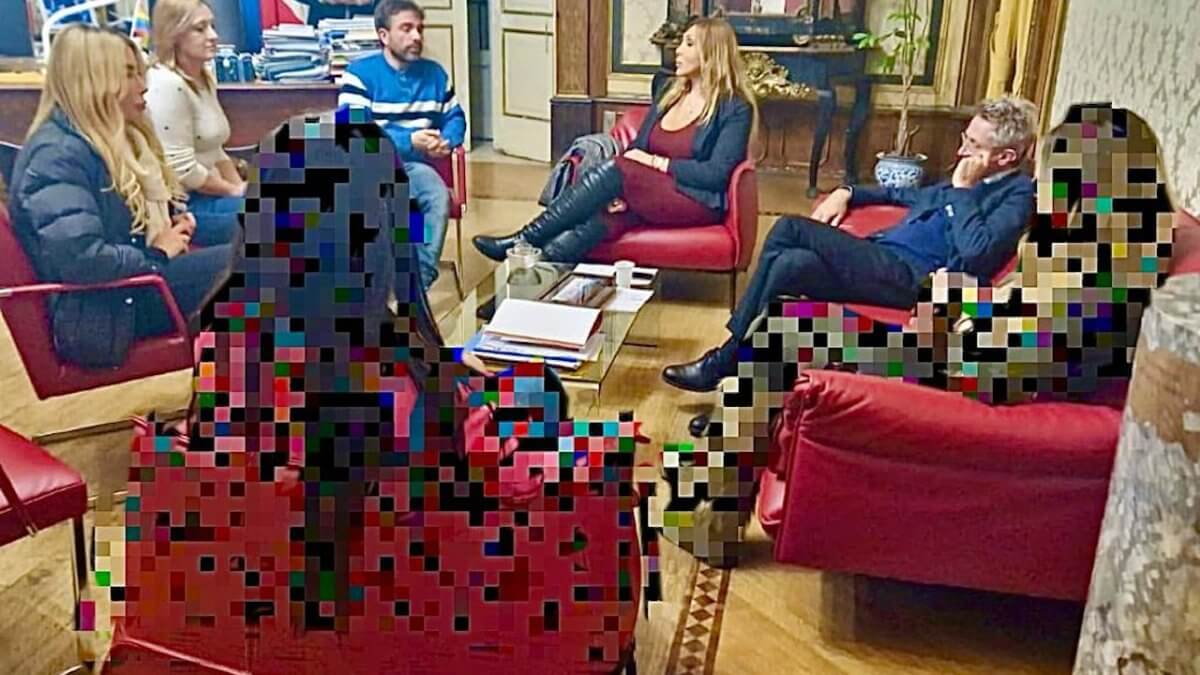 Napoli, il sindaco Manfredi incontra le due donne trans vittime del branco. Il comune si costituirà parte civile nell’eventuale processo
