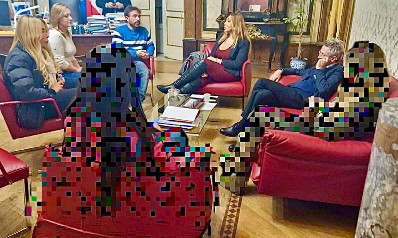 Napoli, il sindaco Manfredi incontra le due donne trans vittime del branco. Il comune si costituirà parte civile nell’eventuale processo
