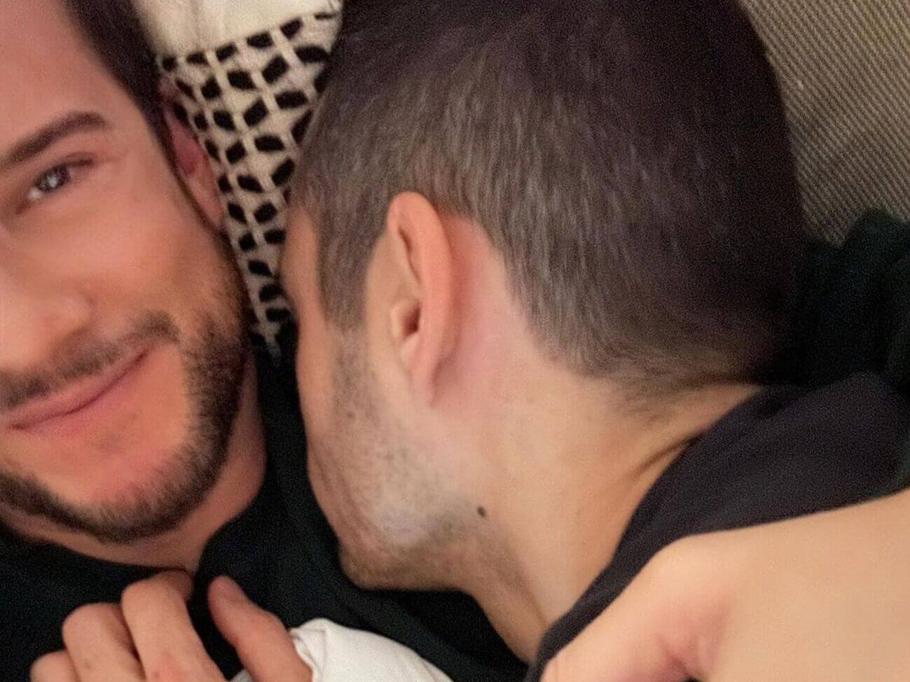 Paolo Stella e il fidanzato J, sono loro i protagonisti della prima favola d’amore del 2024