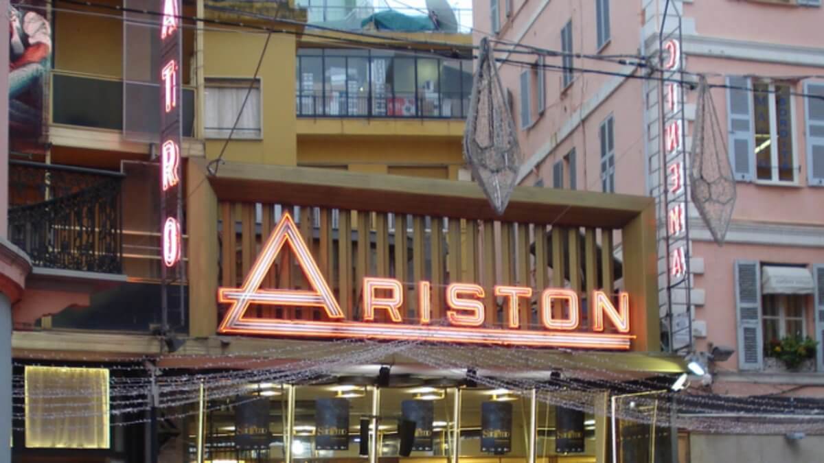 Il Teatro Ariston ospiterà l'edizione 2024 di Sanremo dal 6 al 10 febbraio