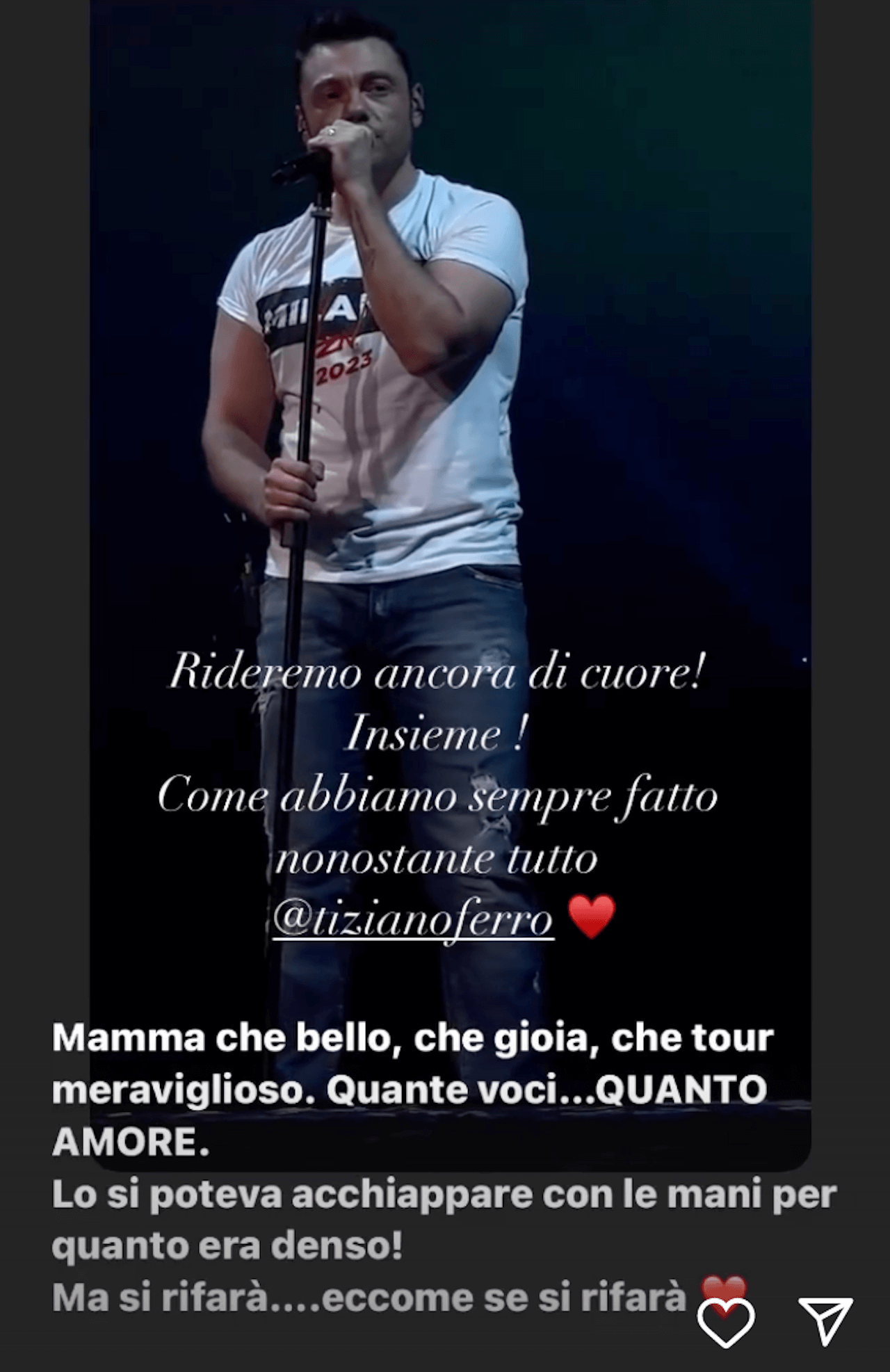 Tiziano Ferro travolto dall’affetto dei fan: “Ci sono periodi bui. L’importante è parlarne” - Tiziano Ferro 2 - Gay.it