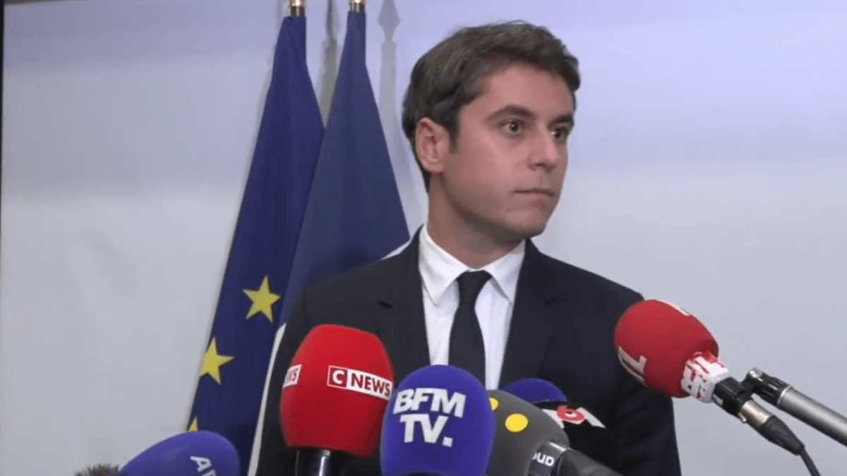 Gabriel Attal, luci e ombre del Primo Ministro francese gay che piace alla destra