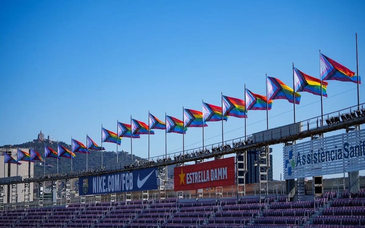 "No bandiere rainbow e manifestazioni di affetto in Arabia Saudita", la richiesta del Barcelona ai suoi tifosi - barcellona rainbow - Gay.it