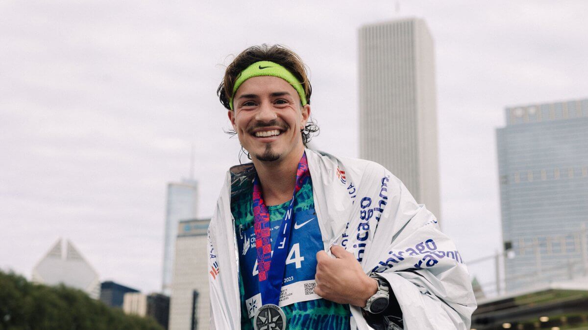 Maratoneta non binary vince la maratona di New York (ma non riceve il premio)