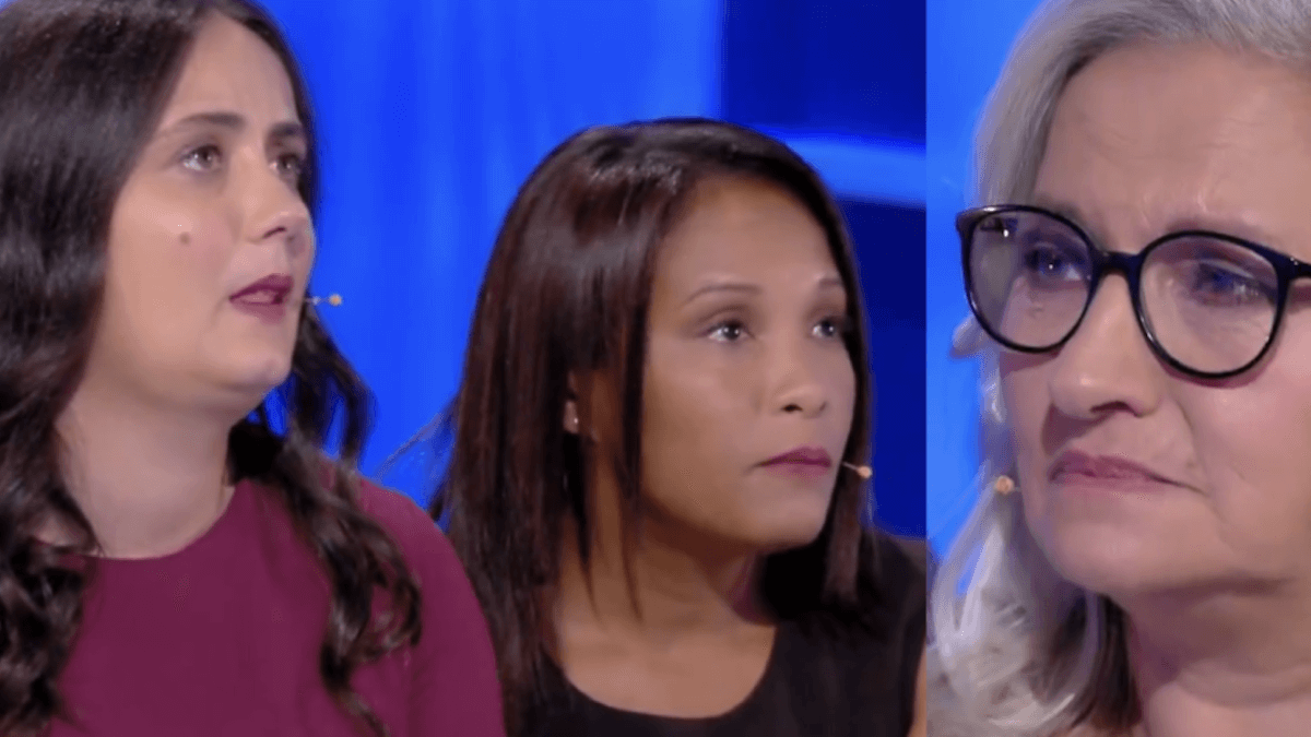 C’è Posta per Te e l’ostinata omofobia di una mamma che non accetta l’omosessualità di sua figlia – VIDEO