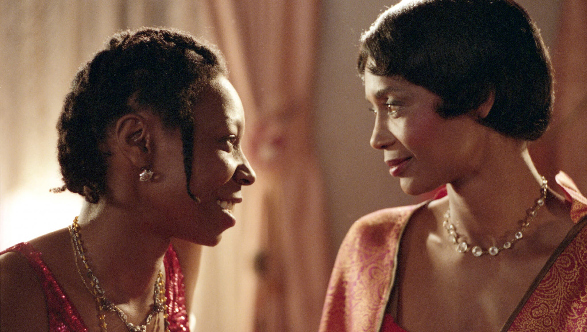 Whoopi Goldberg e Margaret Avery in Il Colore Viola (1985)