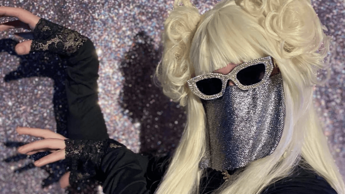 Torino, in 20 aggrediscono la drag La Myss: “È stato di sicuro un attacco a sfondo omofobo”