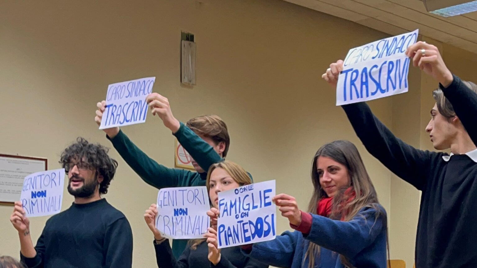 Monza, la giunta PD spiega perché ha bocciato la mozione a favore delle famiglie arcobaleno